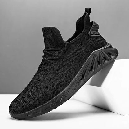 Men's lightweight mesh running sneaker