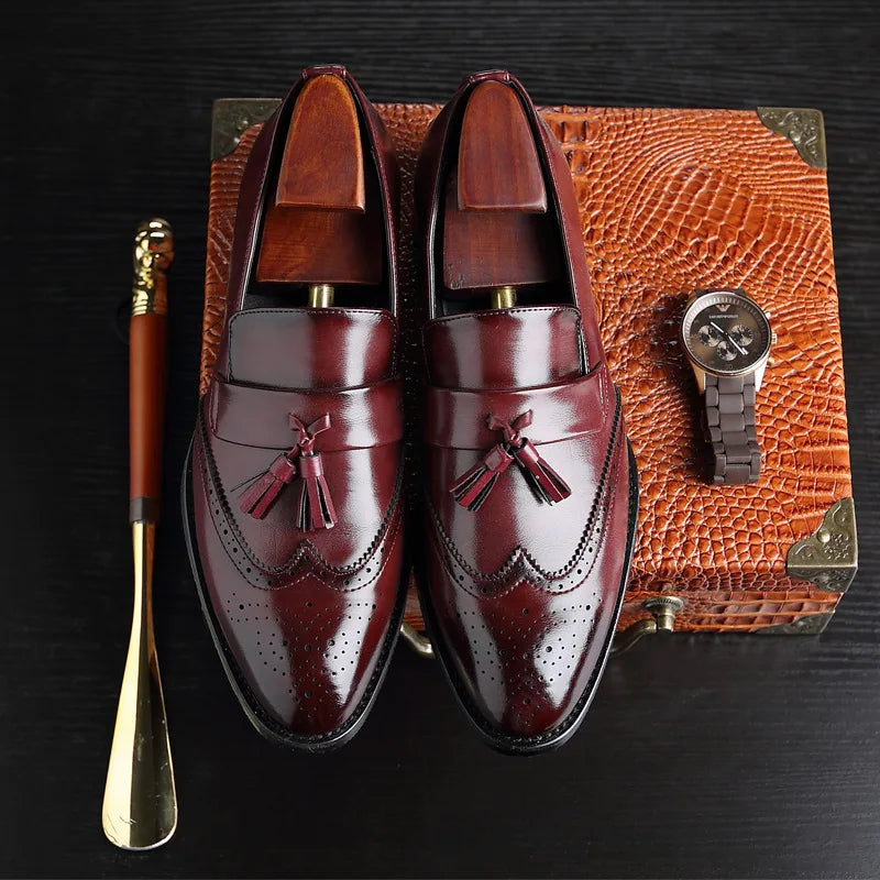 Casterly Brogue Tassel Loafers brogue punching detail